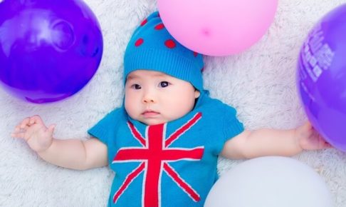 赤ちゃんと風船